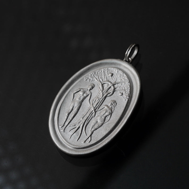 Maison de l’abeille / Intaglio ペンダントトップ「Adam＆Eve」