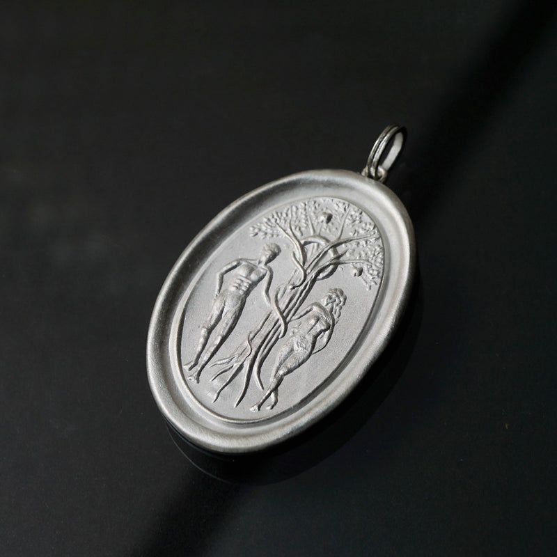 Maison de l’abeille / Intaglio ペンダントトップ「Adam＆Eve」