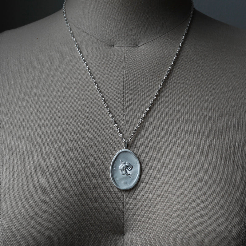 Maison de l’abeille / Intaglio ペンダントトップ「Tree of the Knowledge of Good and Evil」