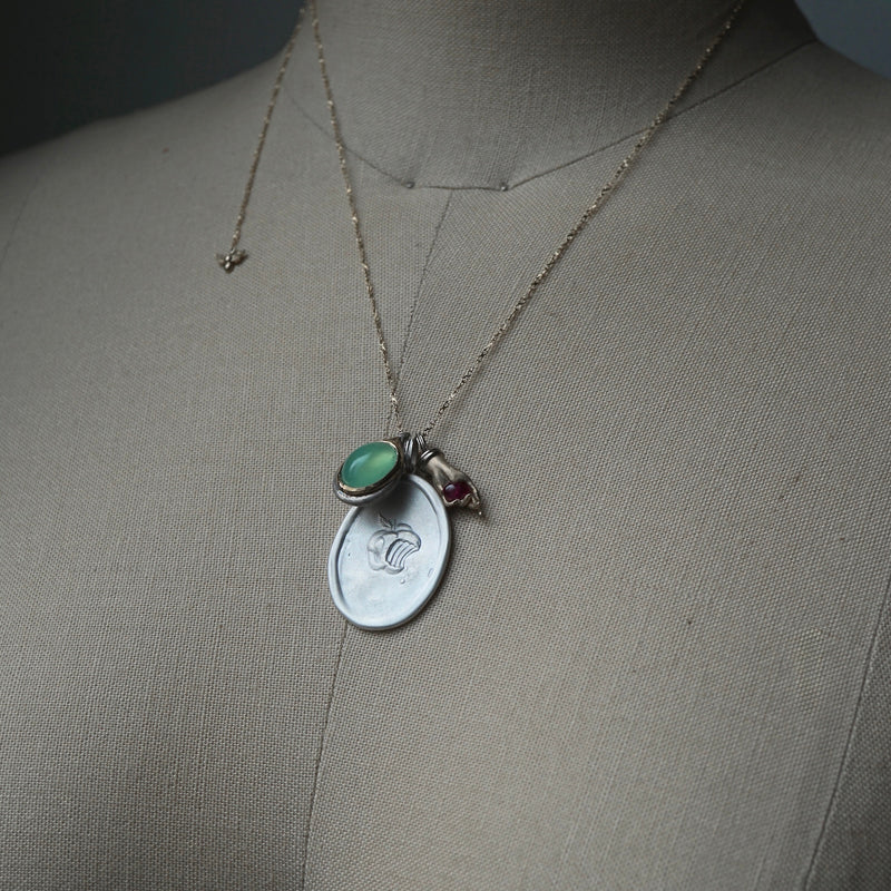 Maison de l’abeille / Intaglio ペンダントトップ「Tree of the Knowledge of Good and Evil」