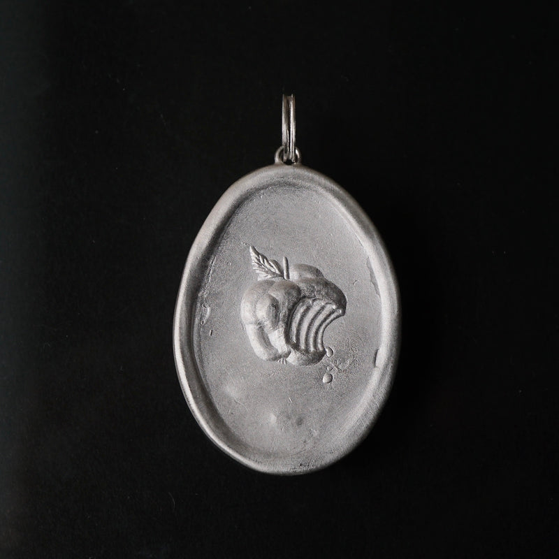 Maison de l’abeille / Intaglio ペンダントトップ「Tree of the Knowledge of Good and Evil」