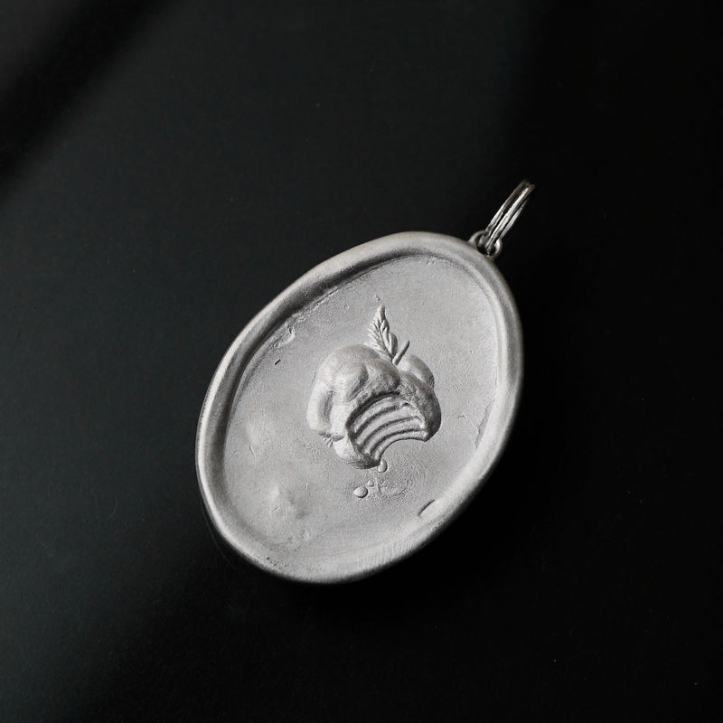 Maison de l’abeille / Intaglio ペンダントトップ「Tree of the Knowledge of Good and Evil」