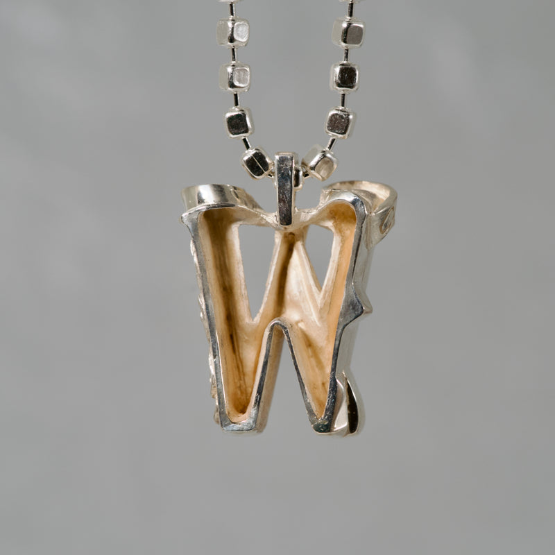 【-3/16限定】GRATAGo / Alphabet Pendant Top 'W'