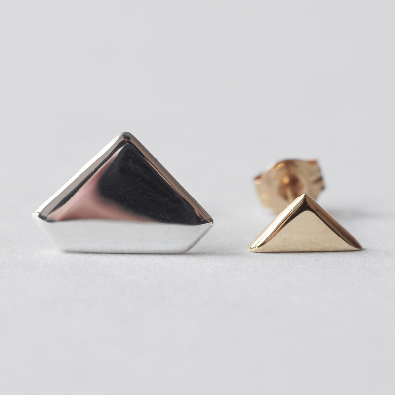 UM / FLAT CUT Earrings Square