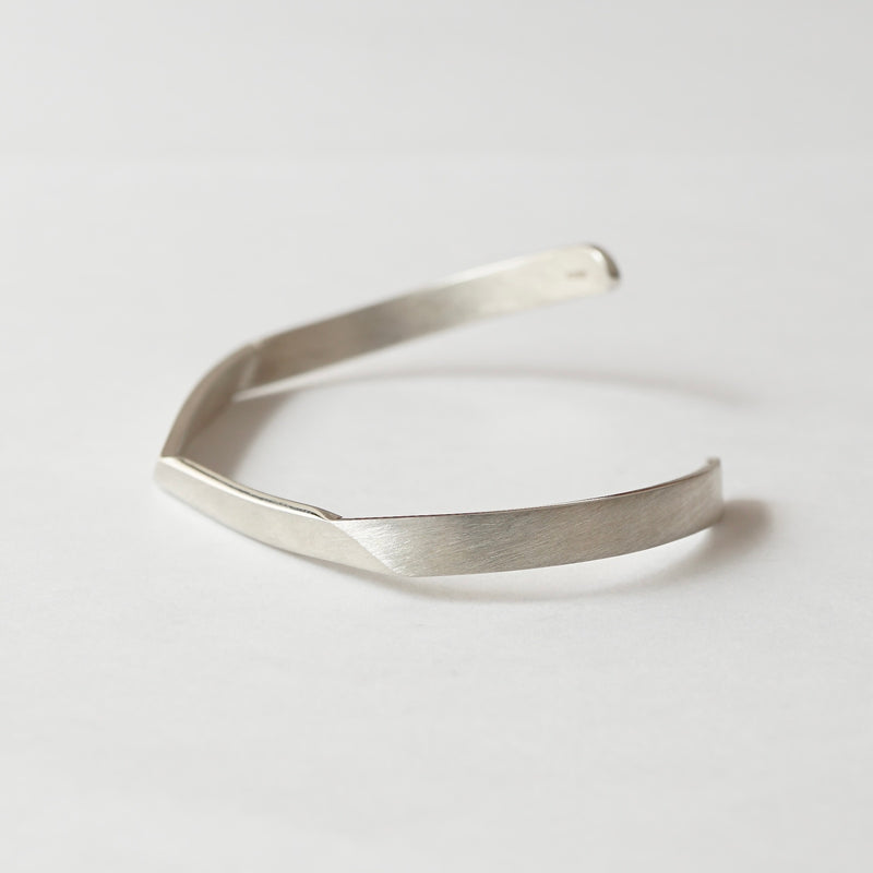 uM / FOLDING METAL SLIM BANGLE（um-fmB02_SV）