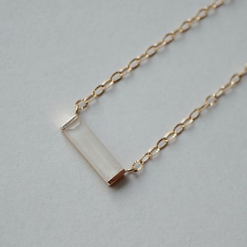hatsuyume / necklace B K10YG white mother-of-mouth shell (n-0y-bs-wt)