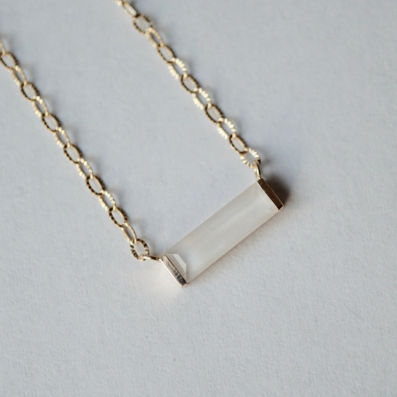 hatsuyume / necklace B K10YG white mother-of-mouth shell (n-0y-bs-wt)
