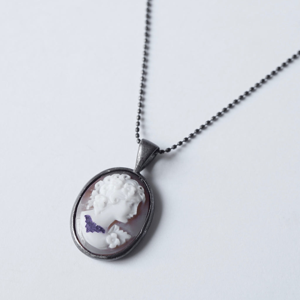 HIYU HAMASAKI / TATTOO CAMEO NECKLACE 06