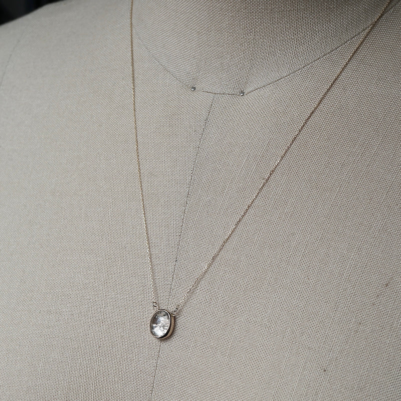 emme/Quartz 10K framed necklace (10K3032)