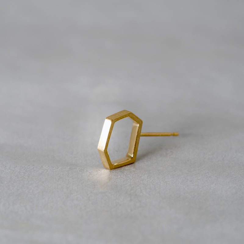 comado/outline pierce (for one ear)