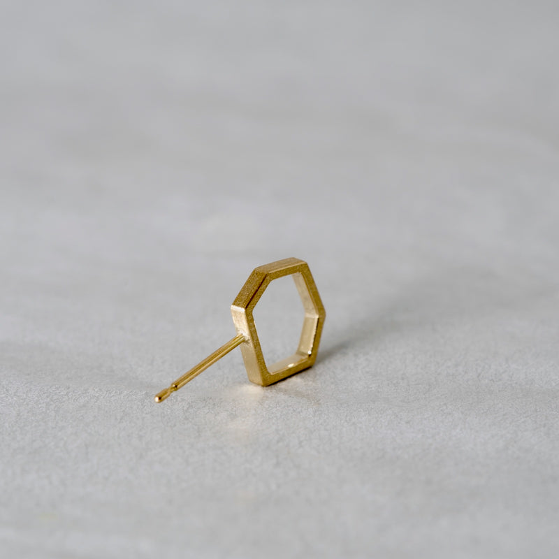 comado/outline pierce (for one ear)