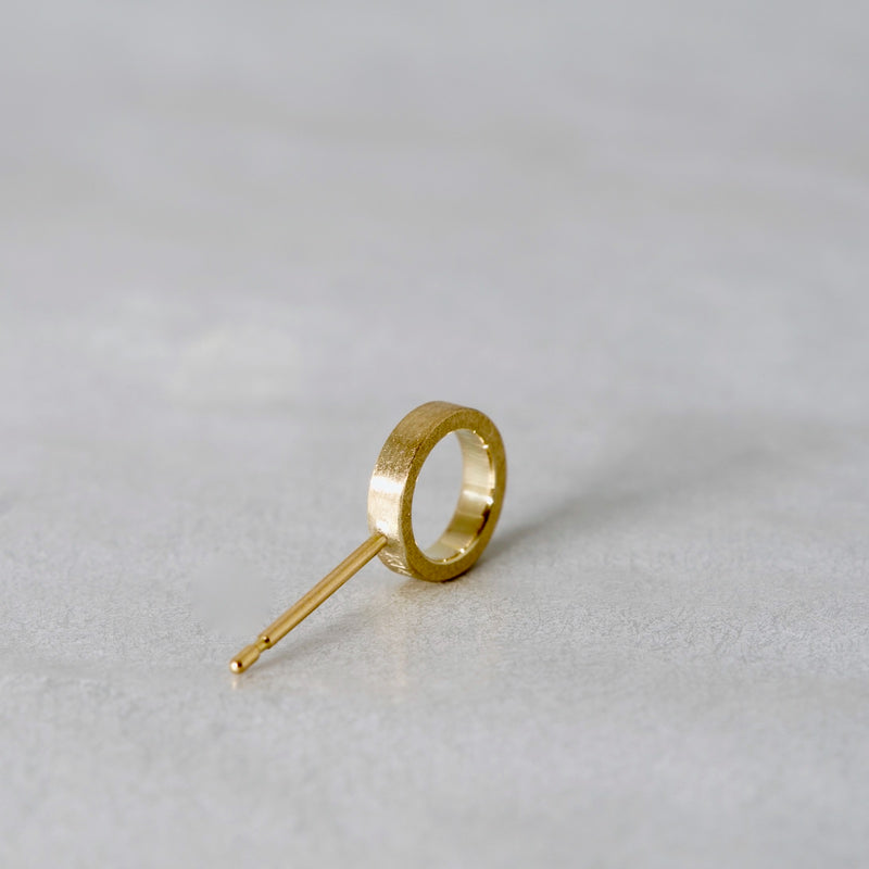 comado/outline pierce (for one ear)