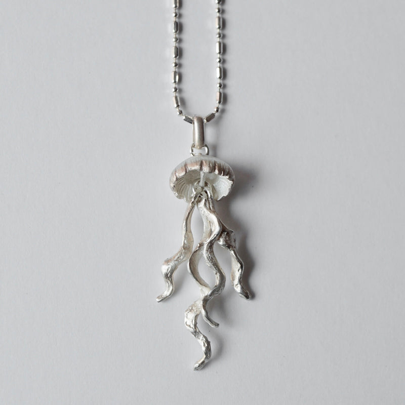 COCOON Jellyfish Necklace Silver