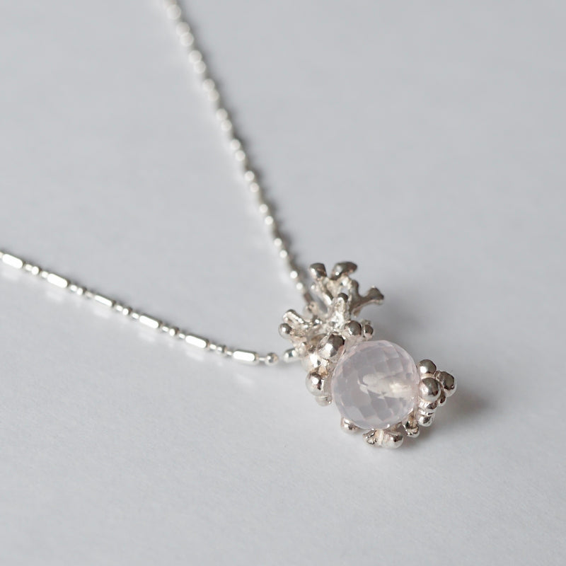 cocoon / "sea lucky charm" necklace rose quartz