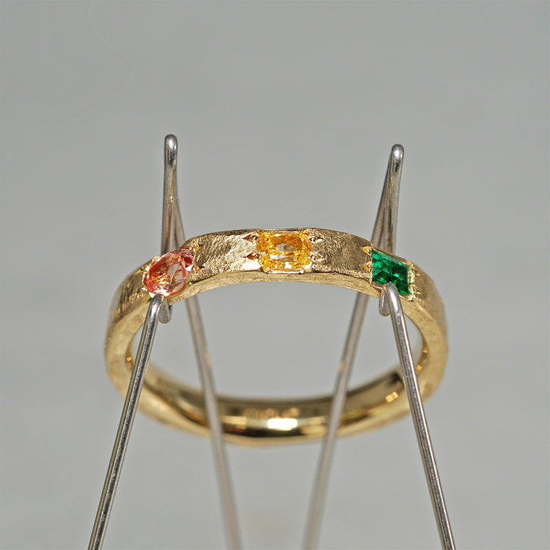 [-12/28 Limited] GICLAT / Camino 3stones [K18YG x Padparadscha Sapphire x Yellow Dia x Emerald]