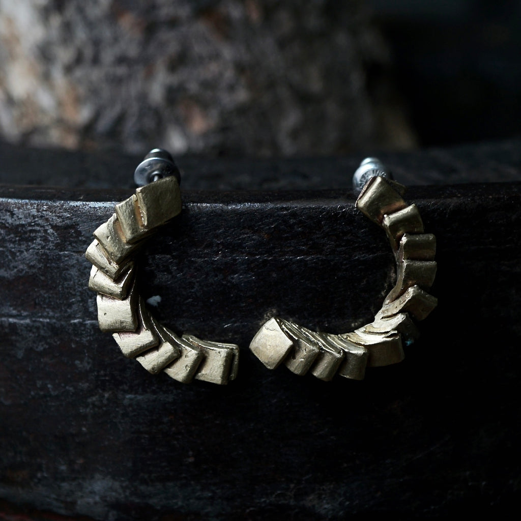 wada maki / 時の重なりピアス brass