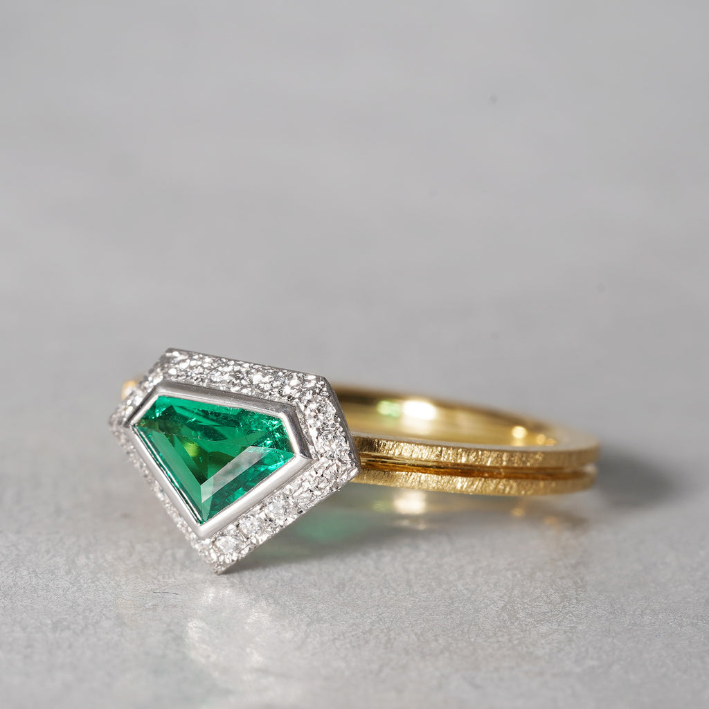 [5/3-5/25 Limited time only] 19un-neuf / Tsukinomichi Ring Emerald CR43115