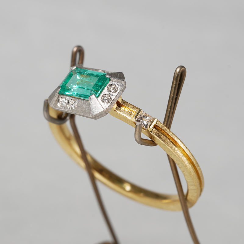 [5/3-5/25 Limited time only] 19un-neuf / Tsukinomichi Ring Emerald CR0611