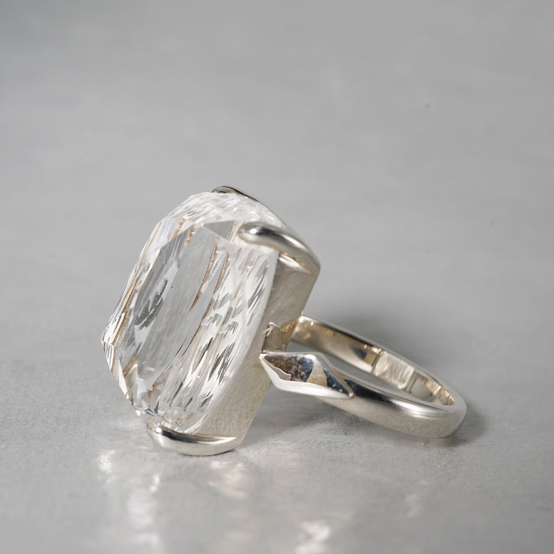MOEMI SUGIMURA / Back Carving Quartz Ring RGCN24-ID222