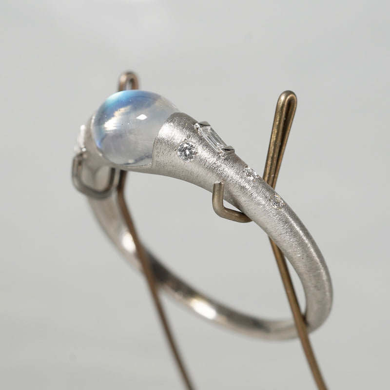 [5/3-5/25 Limited time only] 19un-neuf / Handsome Ring WhiteLabradorite CR03712