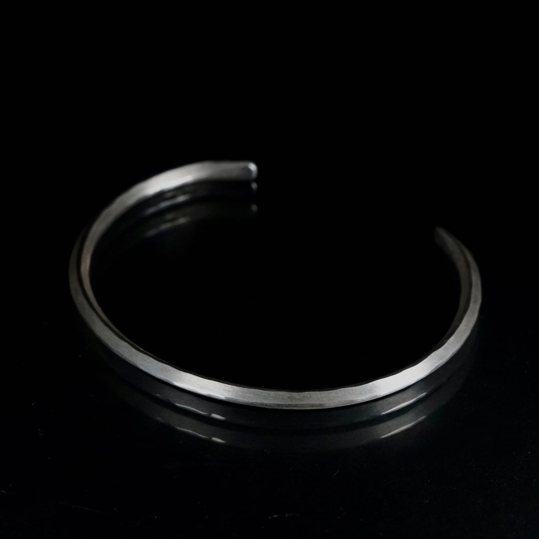 nibi / mine bangle（Y-004） – Fuligo / Fuligoshed
