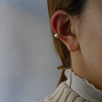 Minimum Nuts Keshi Pearl Ear Cuff