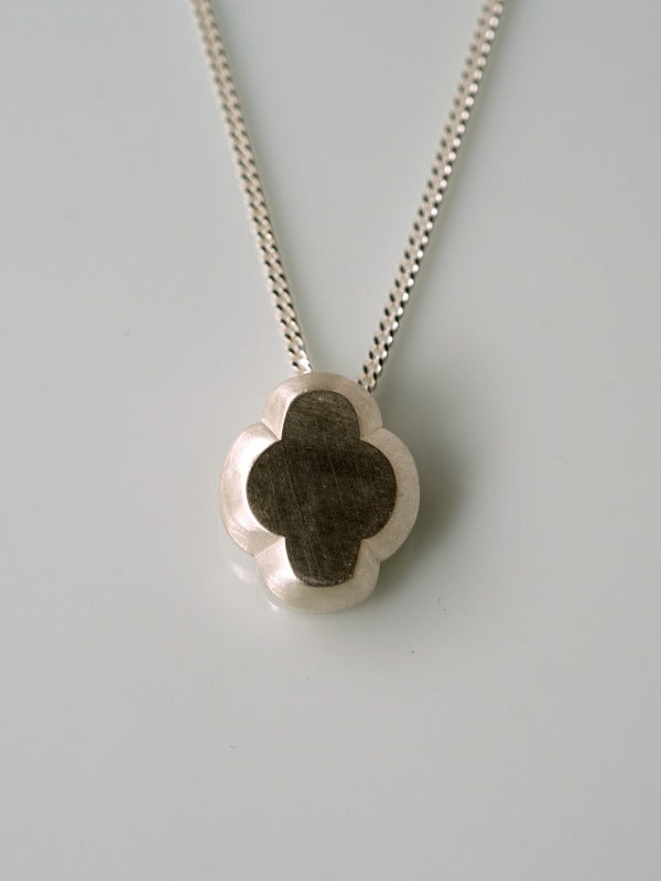 MAKIAMI(マキアミ)FACET Necklace Clover