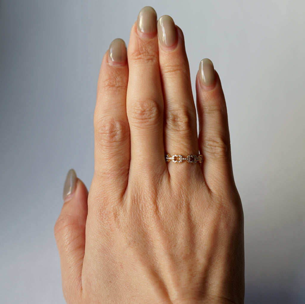 GIFTED / 8LINKED IMPLOSION CHAIN RING YGPV