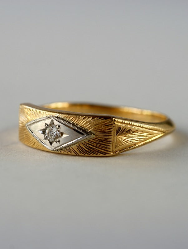 HAVITAS Engraved seal ring Sunburst