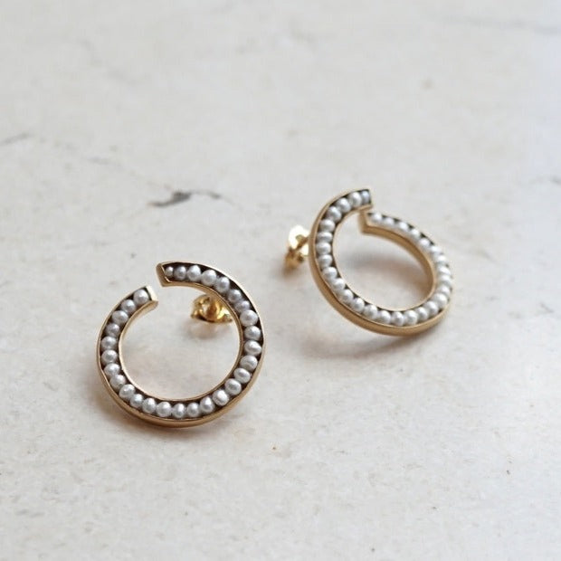 revie objects / ●pearl earrings twist ピアス