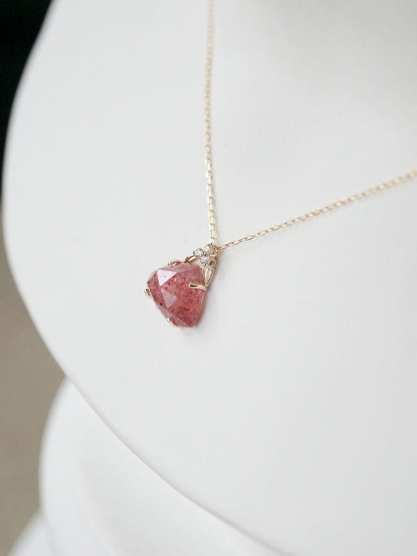 HAVITAS tri-cut gem pendant Strawberry quartz K10YG