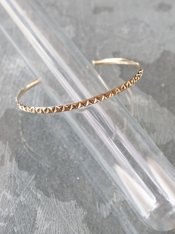HAVITAS  triangle stud narrow bangle K10/K18コート