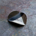 CHI / BR1403 (brass brooch)
