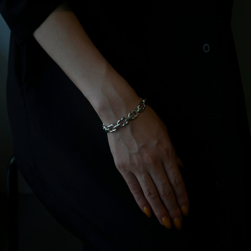 GIFTED / LINKED IMPLOSION CHAIN BANGLE_M