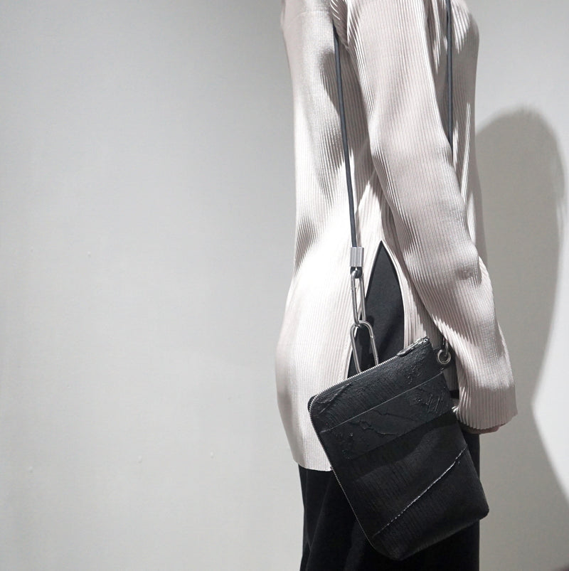 kagari yusuke / mini koshibukuro + carabiner shoulder cord (W21-08WH/BK)