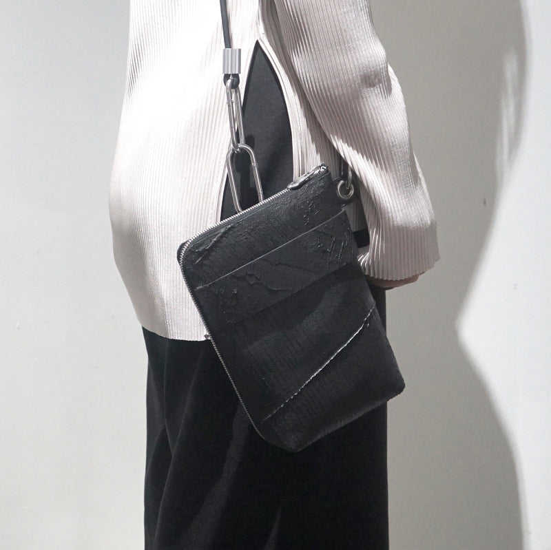 kagari yusuke / mini koshibukuro + carabiner shoulder cord (W21-08WH/BK)