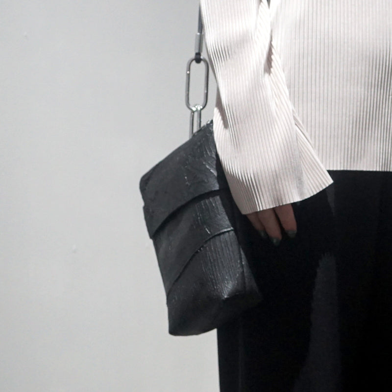 kagari yusuke / mini koshibukuro + carabiner shoulder cord (W21-08WH/BK)