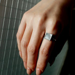 [Limited time only] hatsuyume / [custom-order 】ring SV square white mother-of-mouth shell (r-sv-squ-ws-r)