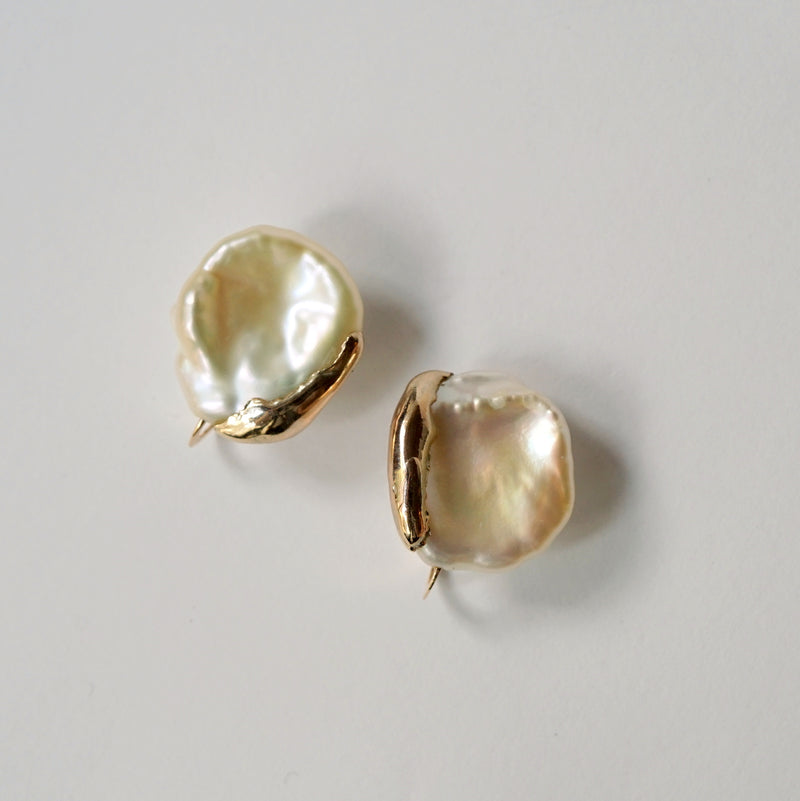 ODA / keshi freshwater pearl pierced earring until 9/25
