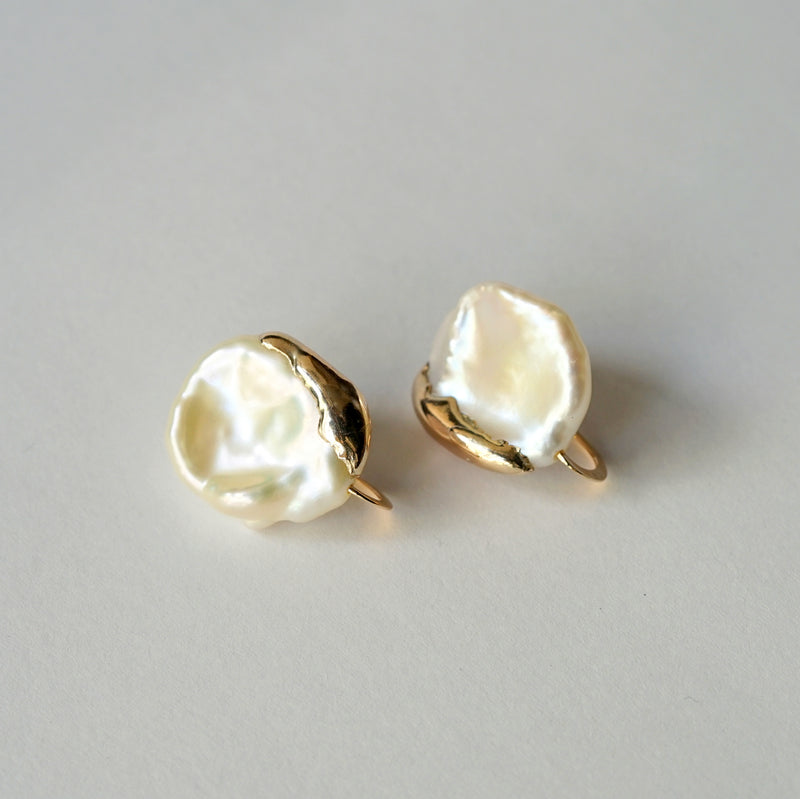 ODA / keshi freshwater pearl pierced earring until 9/25