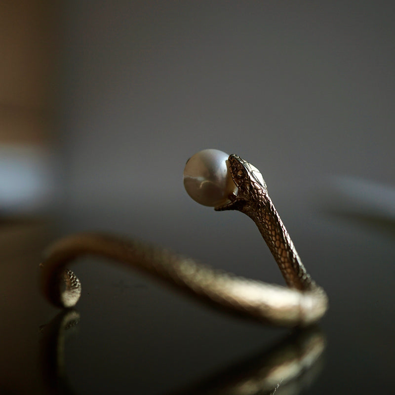 ELCAMI Snake Pearl Earrings Silver (EPS-117S)