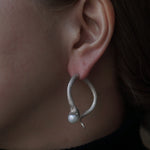 ELCAMI Snake Pearl Earrings Silver (EPS-117S)