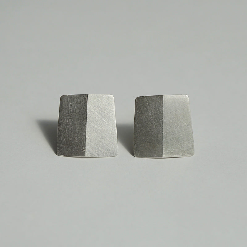 Chi / "TOY BOX" fragment earrings