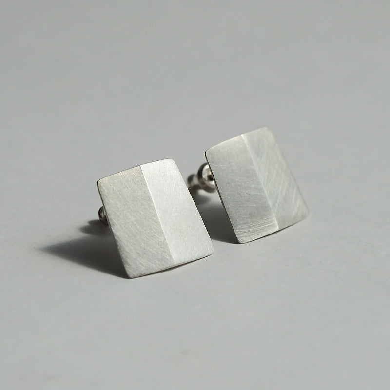 Chi / "TOY BOX" fragment earrings