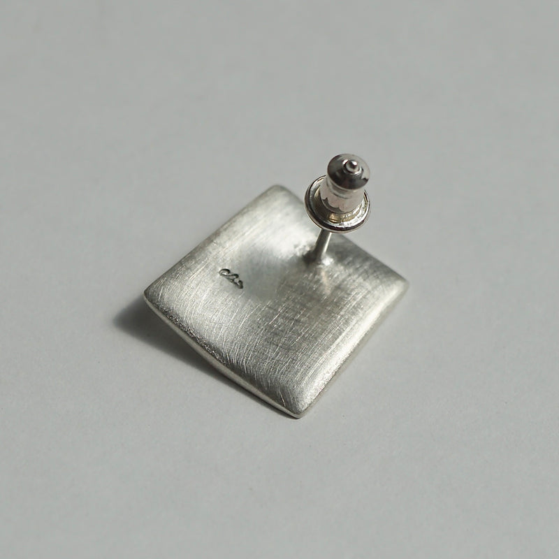 Chi / "TOY BOX" fragment earrings