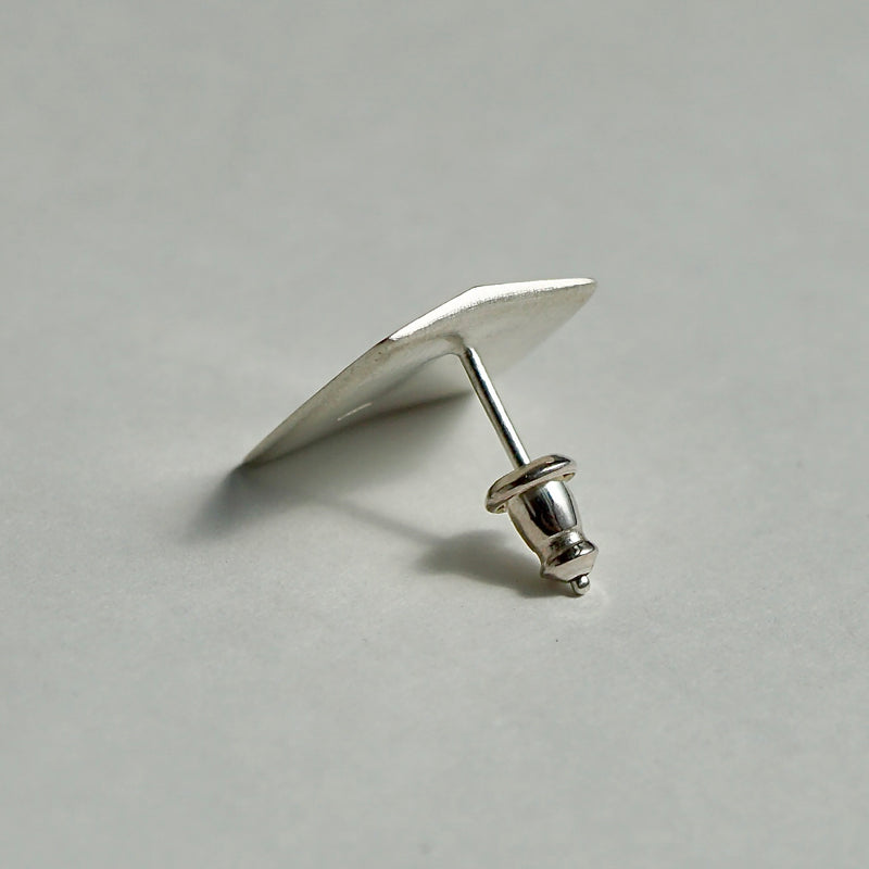 Chi / "TOY BOX" fragment earrings
