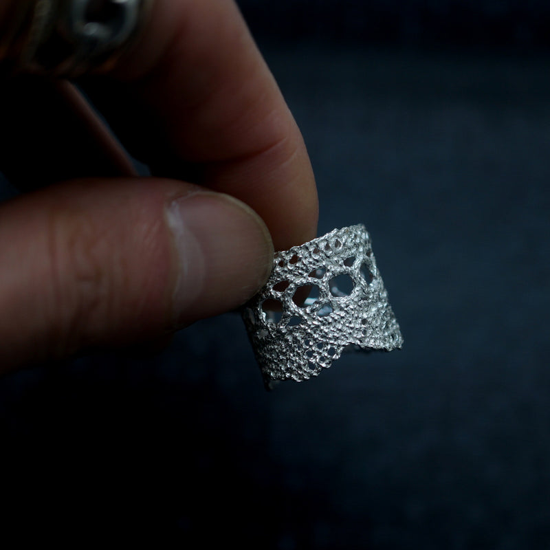 emme / antique lace ear cuff (SIL2120)