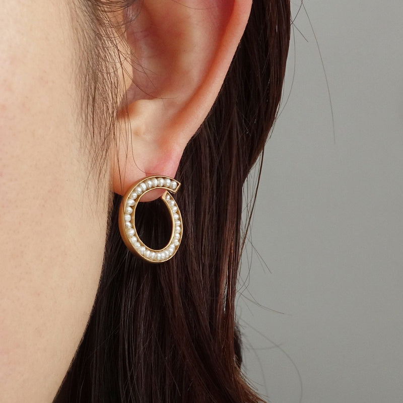 revie objects / ●pearl earrings twist（Ro2-03）